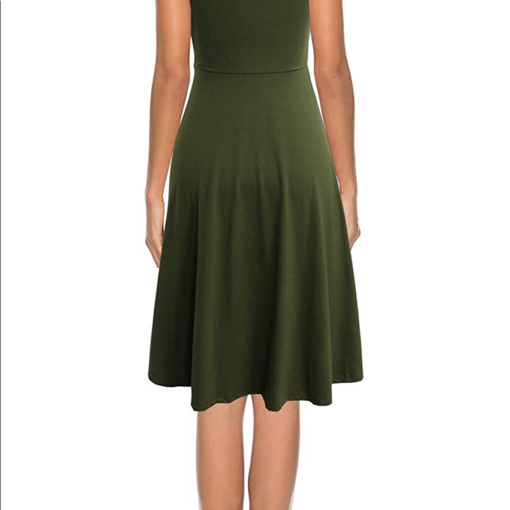 Dress - Picture 3 of 4